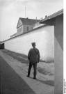 Bundesarchiv_Bild_102-11862,_Zuchthaus_Sonnenburg,_Sicherheitsposten.jpg